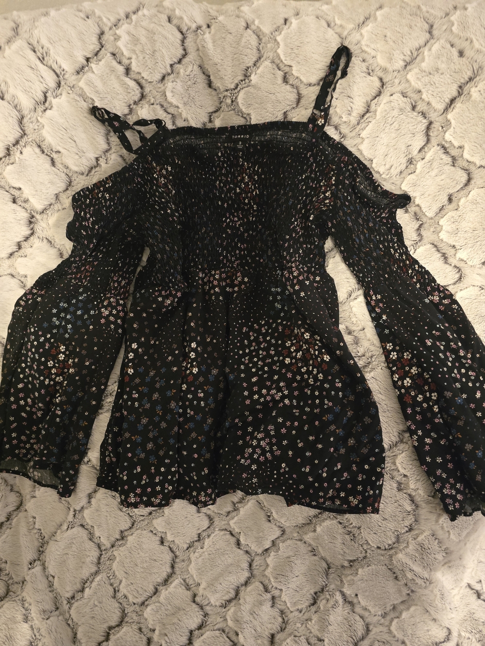 Torrid Black Floral Off-Shoulder Long Sleeve Top Sz 3 EUC Goth Fairy Whimsy